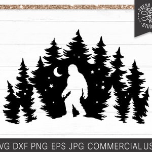 Arquivo de corte SVG do Pé Grande para Cricut e Silhueta, Pé Grande e Árvores, Mountain Sasquatch Svg PNG para Sublimação, Floresta Estrelada de Pinheiro