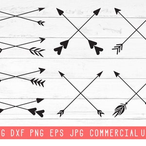 Puede incluir: Conjunto de ocho diseños de flechas en blanco y negro. Las flechas están cruzadas y presentan diferentes estilos de punta de flecha, incluyendo puntas simples, corazones y plumas.