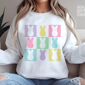 Retro Girly Osterhase Candy kariert SVG Schnitt Datei, Frohe Ostern Bunt Sublimation PNG, Kariertes Frühlings Shirt Design