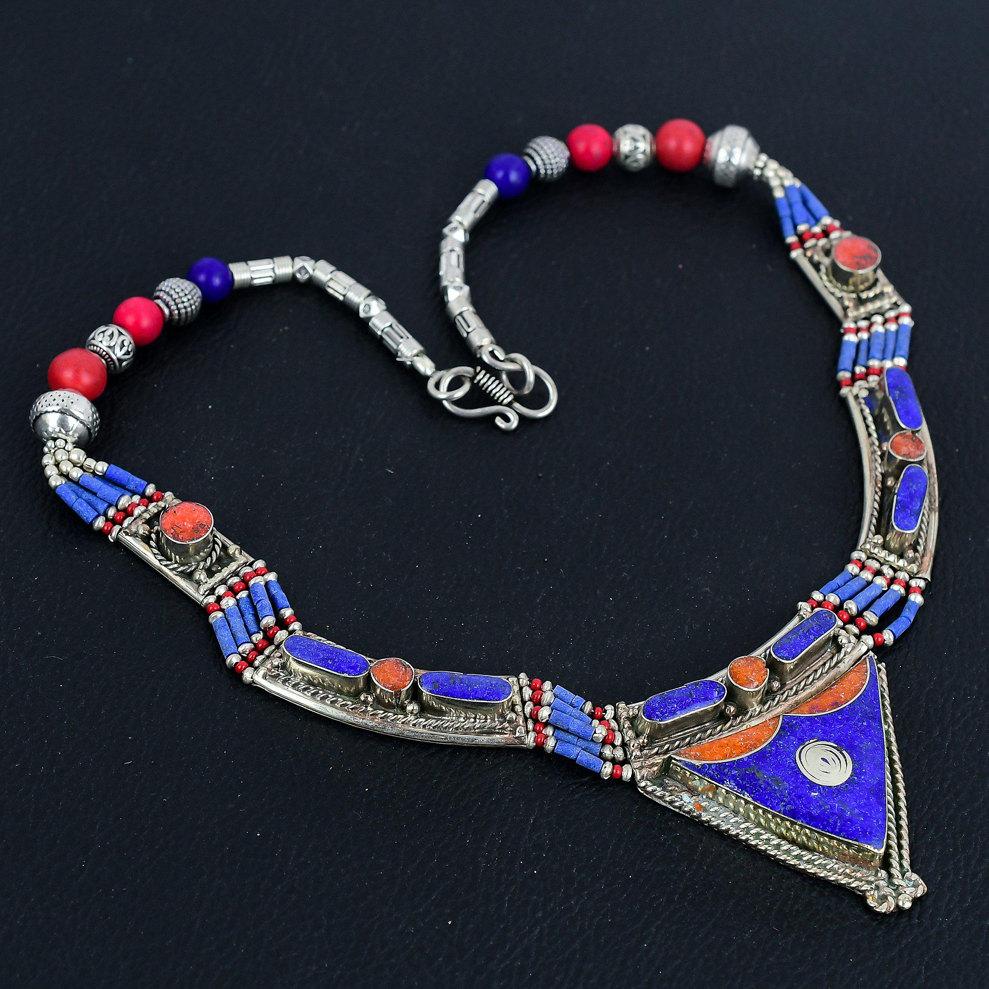 COLLIER LAPIS LAZULI & CORAIL ROUGE PIERRE GEMME PLAQUÉ OR STYLE NÉPALI