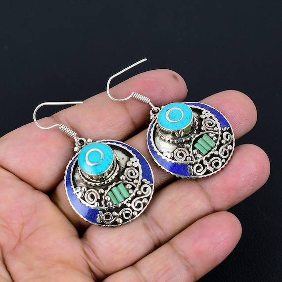 Boucles D'oreilles Pendantes Tibétaines En Argent Et Corail - Fermoir Dormeuses
