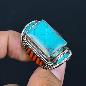 Anillo de turquesa tibetana, anillo de coral rojo, anillo de plata tibetana, anillo tribal hecho a mano, joyería llamativa, joyería bohemia de Nepal, anillo de bodas para ella