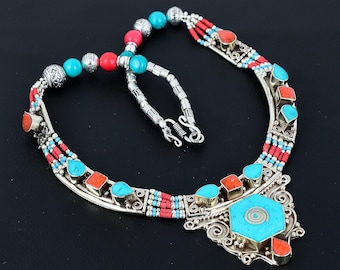 Türkis und Koralle Tibetsilber Halskette, handgemachter Boho Schmuck