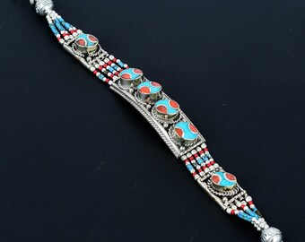 Handgefertigtes Tibetisches Türkis & Korallen Armband: Nepali Boho Schmuck