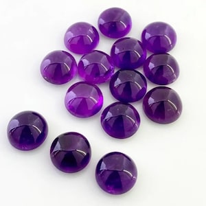 Paquete de 50 cabujones de amatista africana de forma redonda de 7 mm (sin tratar) que se originan en África y están cortados y pulidos.