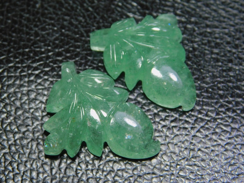 GREEN STRAWBERRY QUARTZ flowers Carving beautiful hand made natural gemstone best quality of 11 pcs