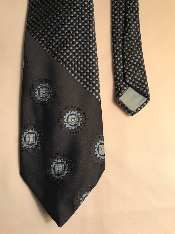 Wembley Wemlon Fabric Vintage Tie Navy and Blues p