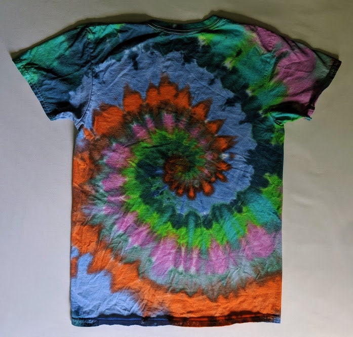 swirl tie dye shirt