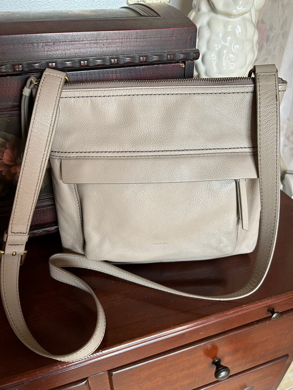 NWT Fossil taupe leather crossbody purse