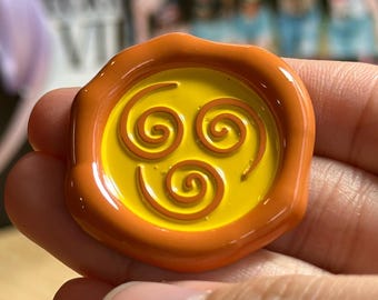 Broche de Cera com Elementos | Avatar: A Lenda de Aang em metal 3D inspirado nos nômades da Nação do Fogo, Tribo da Água e Reino da Terra: Aang, Katara, Zuko e Toph
