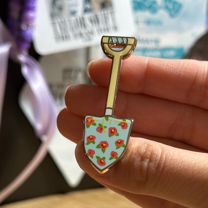 Floral Shovel Pin | Animal Crossing Plant Lover Flowers Gardening ...