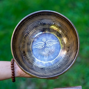 Buddha Eye Carved Singing Bowl | Handcrafted Tibetan Bowl for Meditation, and Chakra Healing | Perfect for Yoga and Spiritual Practices