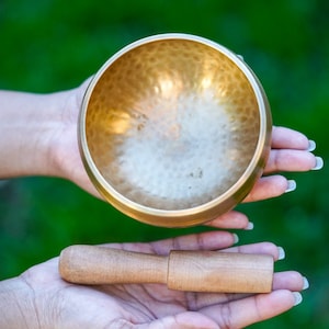 Handcrafted Dotted Pattern Singing Bowl | Small Size Tibetan Singing Bowl for Chakra Healing and Meditation