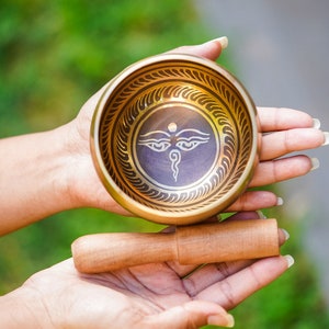 Buddha Eye Carved Singing Bowl | Tibetan Handcrafted Bowl for Meditation and Spiritual Practices | Perfect for the beginners