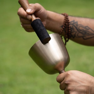 Healing Singing Bowl With Handle  | Best Tibetan Singing Bowl for Meditation - Singing Bowl Sale with Free Shipping