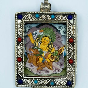 Kuber (Dragan) Locket Thangka o Ghau Thangka- Pequeñas pinturas thangka para medallón - Amuleto de un Buda Pintura para la prosperidad VENTA
