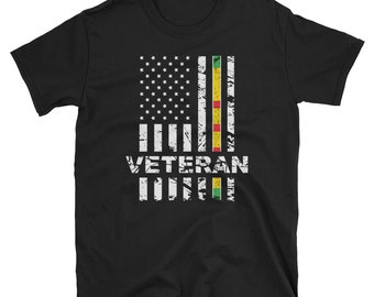 Vietnam Veteran / USA War Vet/ Soldier gifts / Vintage American Flag Short-Sleeve Unisex T-Shirt