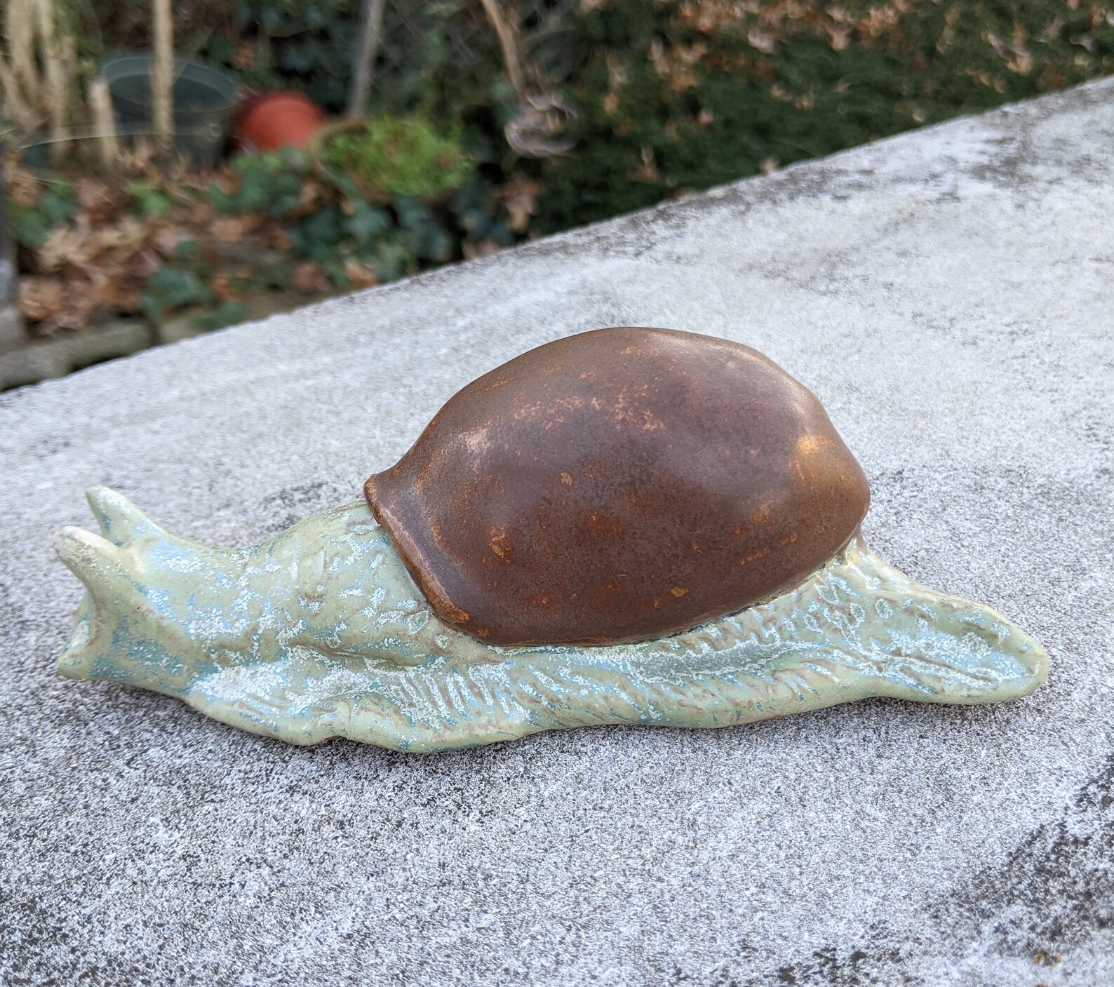 Escargot En Céramique Beige Et Marron Avec 8 Piques - Déco De Table