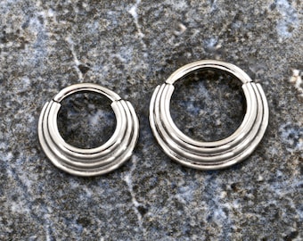 Drievoudig gestapelde tussenschotring van titanium, scharnierende daith-klikker (16G)