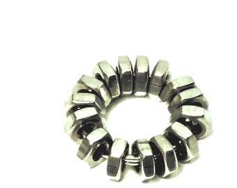 Giocattolo antistress in metallo – Anello antistress in acciaio inossidabile, giocattolo antistress a forma di dado, giocattolo antistress EDC per adulti, giocattolo da scrivania minimalista per la concentrazione