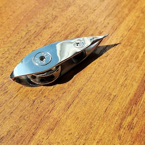 Tatting shuttle Olive Leaf  bobbin with pick