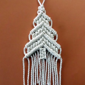 macrame Christmas tree pattern, macrame tutorial, macrame pattern, pdf tutorial, Beginner level, DIY macrame christmas decoration image 5