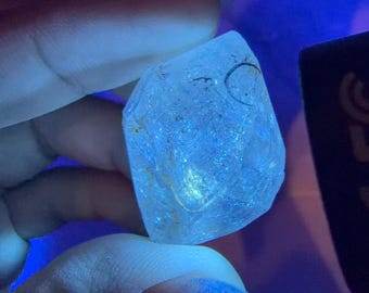 UV Reactive Enhydro Quartz Crystal | Blue & Green UV Quartz Point | Natural Carbon Inclusion Quartz | Collector Mineral Specimen,A585