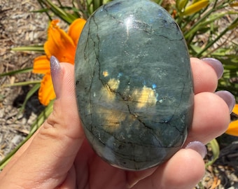 Natural Labradorite Palm Stone | Polished Labradorite Crystal | Flashy Pocket Stone | Healing Crystal Gift,A572