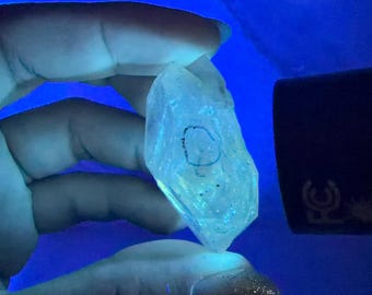 UV Reactive Enhydro Quartz Crystal | Blue & Green UV Quartz Point | Natural Carbon Inclusion Quartz | Collector Mineral Specimen,A599