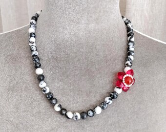 Boho necklace : zebra jasper, Swarovski, red agate