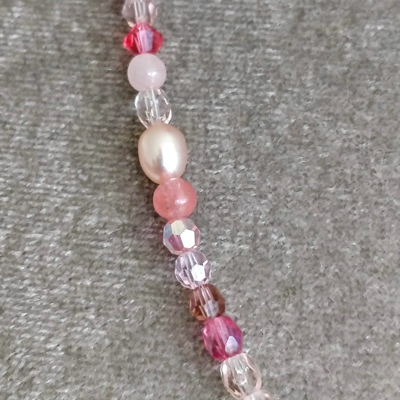 Boho chic necklace vintage inspiration pale pink built