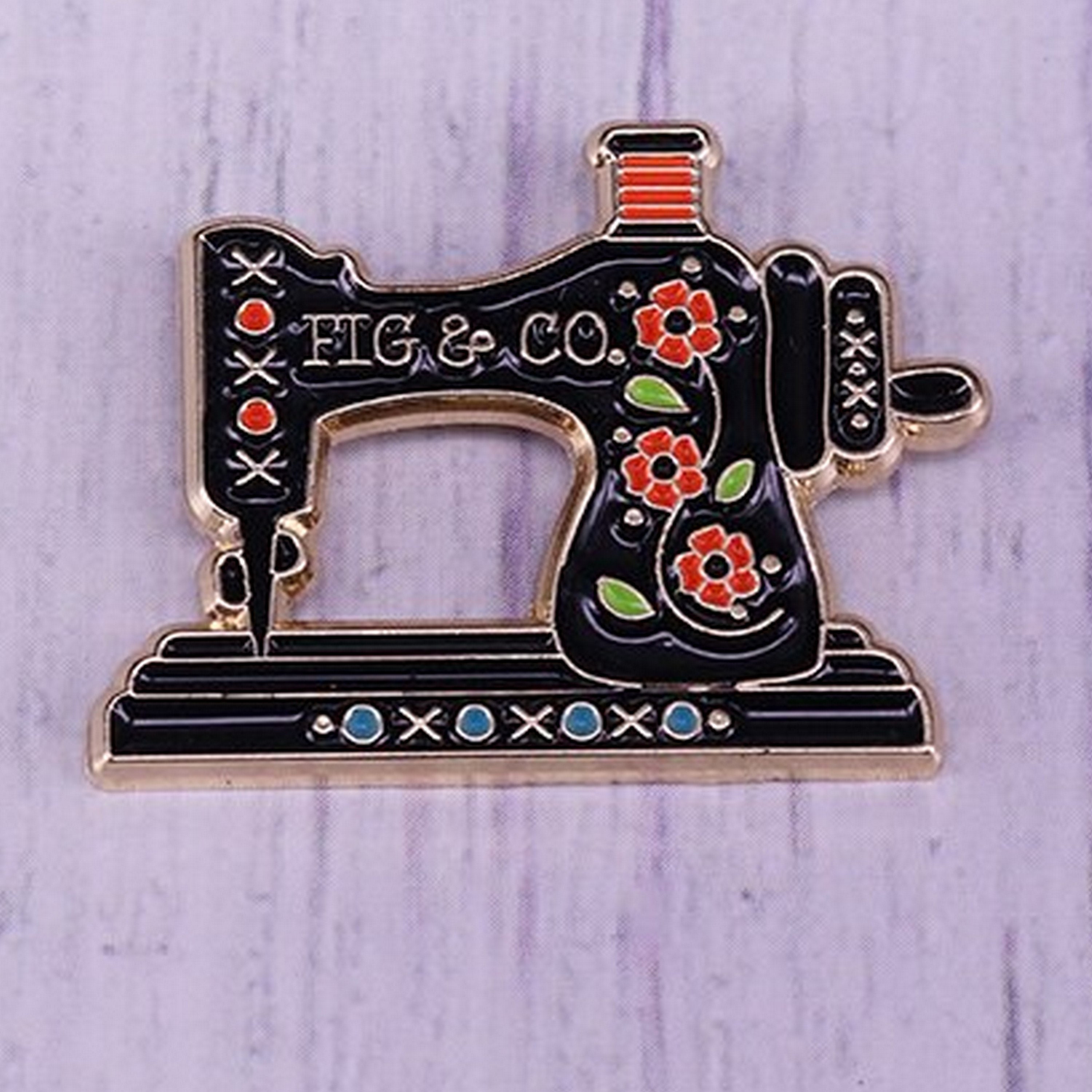 Vintage Sewing Machine Metal Enamel Pin Badge 30mm x 22mm Etsy