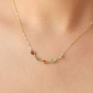 Personalized Jewelry - very Tiny birthstone necklace, Family tree necklace, Christmas gift for her mom sister wife, Friendship necklace