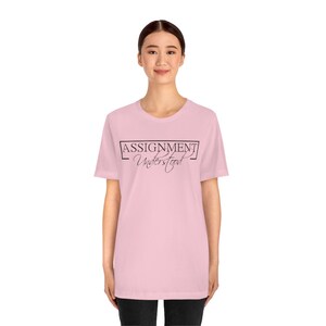 アサインメント アンダーストゥード ユニセックス ジャージー 半袖 Tシャツ
