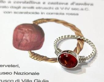 Anello a cordellina con ambra