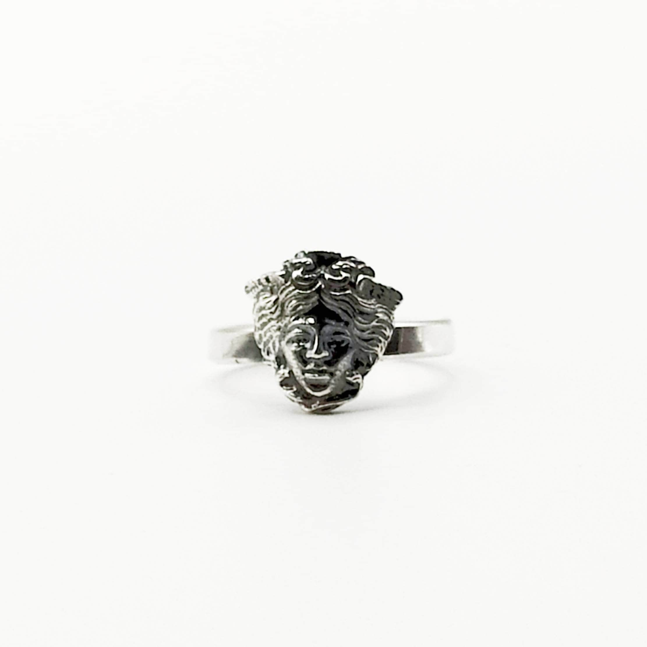 Asos 2024 claddagh ring