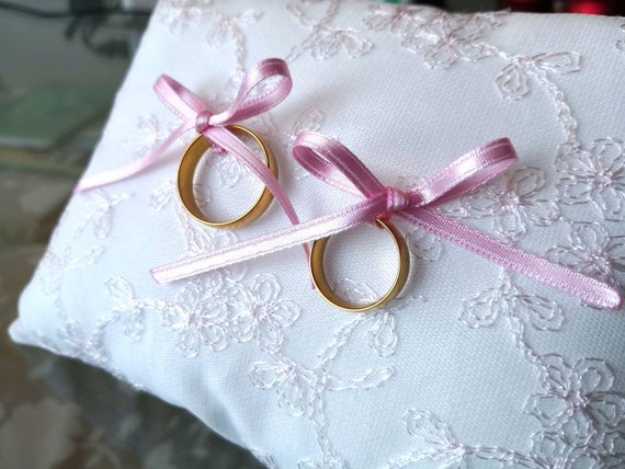 Portafedi romantico, porta fedi romantico, cuscino fedi rosa, cuscino con  pizzo, cuscino matrimonio, cuscino fedi personalizzato -  Italia