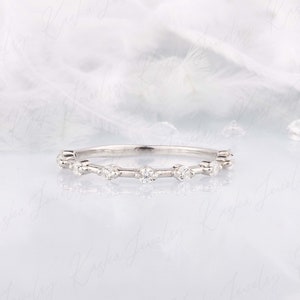 Small & dainty sterling silver wedding band, Minimalist thin womens wedding band, Tiny delicate wedding ring, Anniversary gift for her