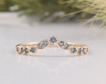 14k solid yellow gold curved womens blue topaz wedding band, Dainty & elegant vintage style art deco v shape topaz wedding band for her