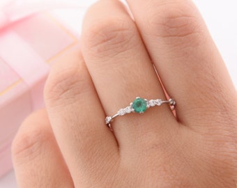 Unique silver emerald promise ring for her, Womens emerald silver ring, Womens promise ring, Emerald engagement ring, Dainty emerald ring