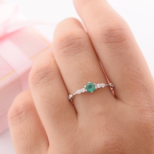 Unique silver emerald promise ring for her, Womens emerald silver ring, Womens promise ring, Emerald engagement ring, Dainty emerald ring
