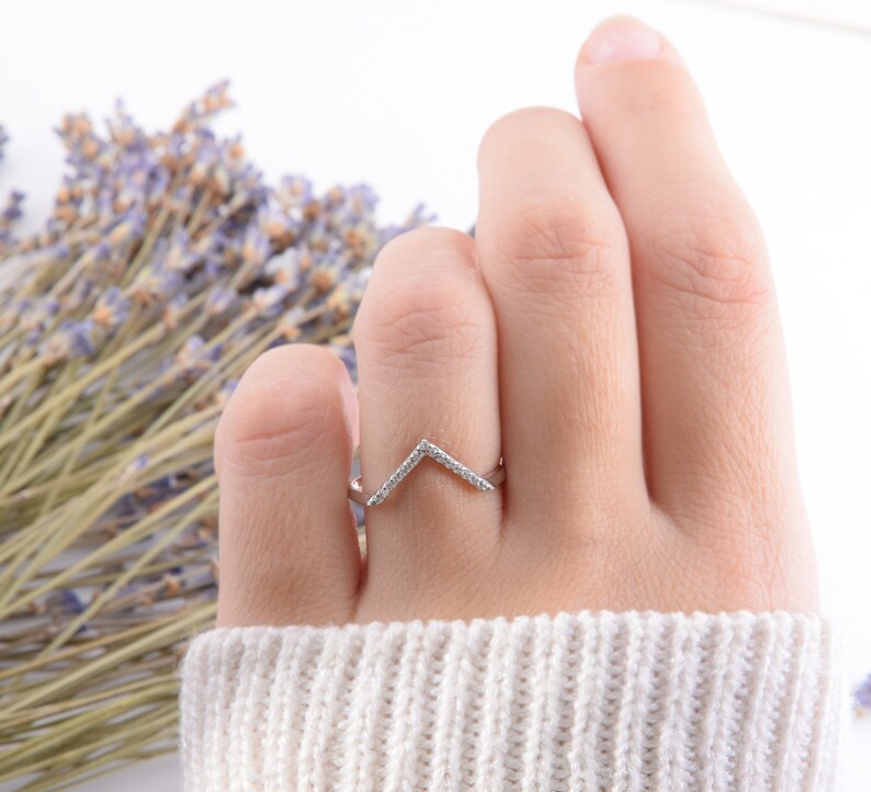 Dainty minimalist 14k solid white gold V shaped chevron womens wedding band Unique art deco style geometric curved white cz wedding band
