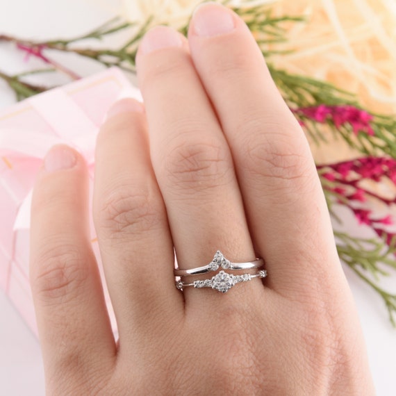 Amazon.com: Women Single Diamond Zircon Ring Ladies Jewelry Diamond Rings  for Women Size 5-11 (Silver, 7) : Clothing, Shoes & Jewelry