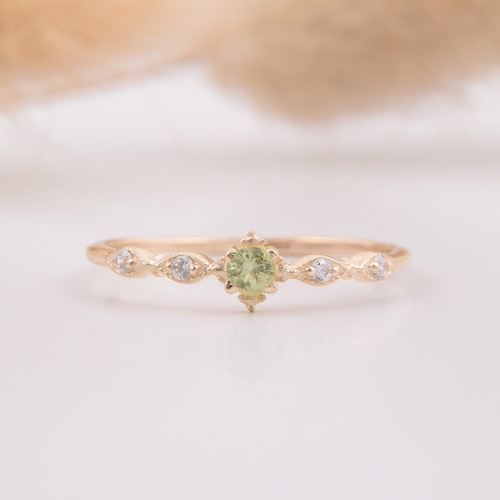 Zierlicher Art-Deco-14k Gelbgold Peridot Versprechensring für sie, Minimalistischer Peridot Verlobungsring, grüner Stein August Geburtsstein