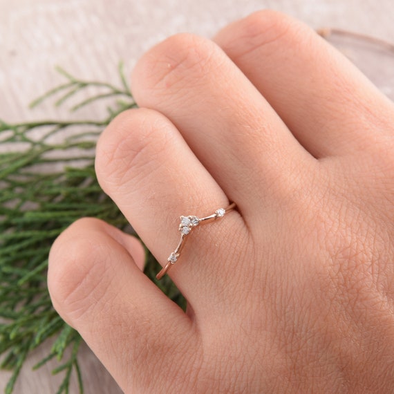 18k rose gold curved wedding band