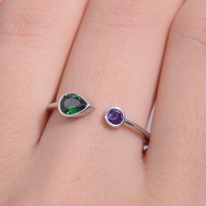 Family ring, Amethyst ring, Gift for mom ring, Emerald ring, Mothers ring, Custom stone ring, Dual stone ring, Dual birthstone ring