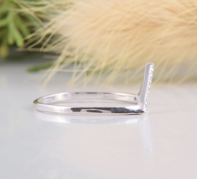 Dainty minimalist 14k solid white gold V shaped chevron womens wedding band Unique art deco style geometric curved white cz wedding band