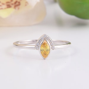 Anello da donna in argento sterling con citrino, anello in argento con promessa Art Déco per lei, anello con promessa da donna unico, anello con citrino con taglio a castone