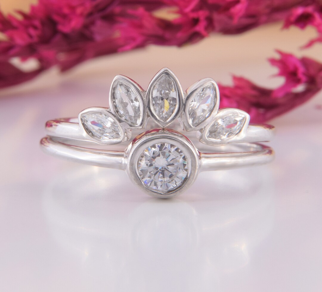 Small & Dainty Art Deco Wedding Rings Set, Womens Antique Wedding Rings Set, Bezel Cut Wedding