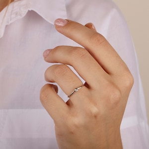 Dainty minimalist curved silver wedding band, V shaped chevron cz solitaire wedding band, Small & tiny wedding band, Promise ring for her